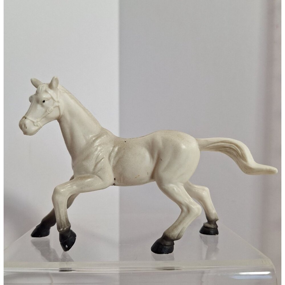 Popak New Ray Hollow White Horse With Black Socks Feet 5 In X 3.5 In Pony